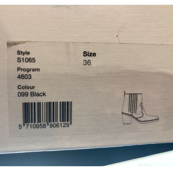 Ganni Black Suede Women's block heel ankle boots S1065  size 36 or 5.5 NIB - Picture 6 of 7